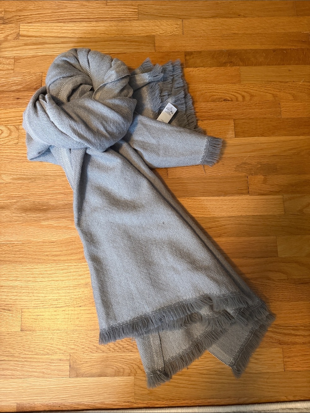 LULULEMON BLANKET SCARF - Picture 5 of 5
